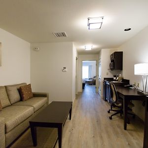One-Bedroom King Suite